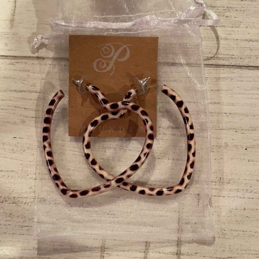 Plunder cheetah earrings
